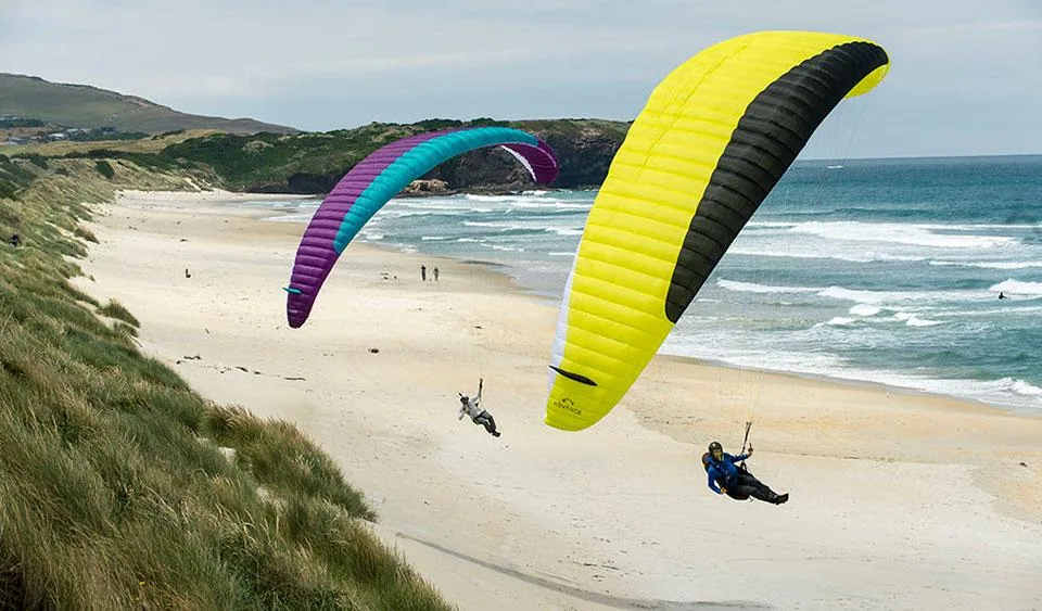 EPSILON 9 - The Joy of Flying It is nothing special to introduce a flying-mad earthling to paragliding. What is special is to deliver the positive experiences and high feel-good factors of the sport that keep him there for years – long after the licence. That’s exactly what our EPSILON series does