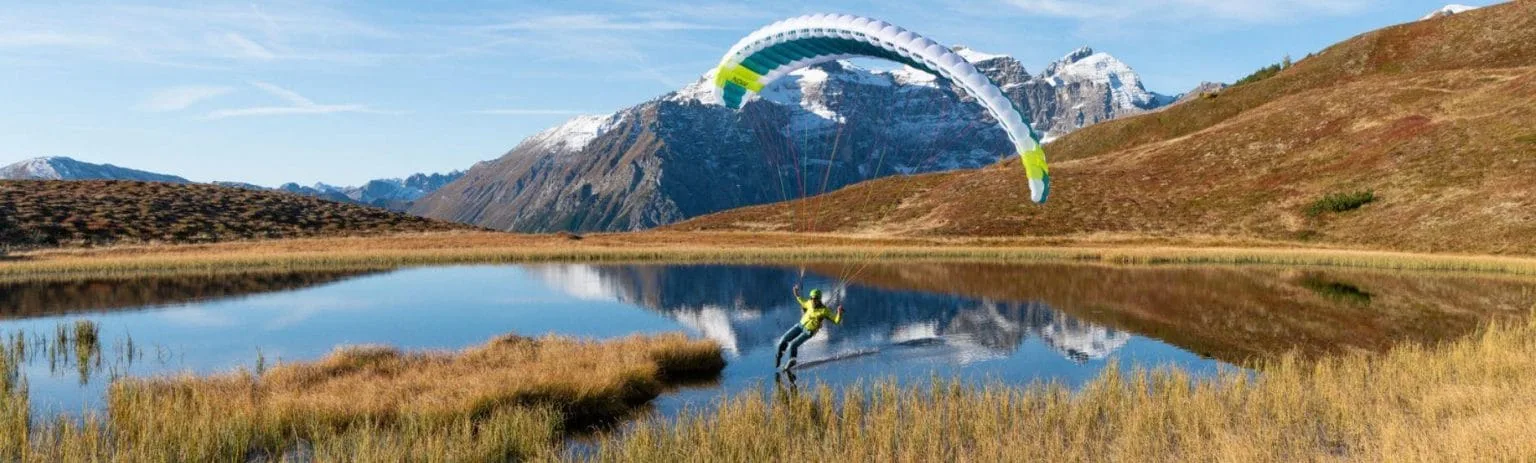 BANTAM - Made for para-mountaineers. Small, compact, dynamic - the BANTAM is the perfect miniwing for all mountaineers who prefer a flight with plenty of speed to a descent on foot. Only 1.65 kg (size 12) makes the BANTAM the lightest certified non-single-surface wing on the market (as of October 2019).