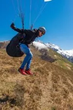 Calypso TRAVEL LIGHT, FLY FAR The Calypso is a light easy intermediate ("low B") wing for beginning and leisure pilots who want a confidence-inspiring wing that is easy to travel and fly with, whilst still offering great XC possibilities.