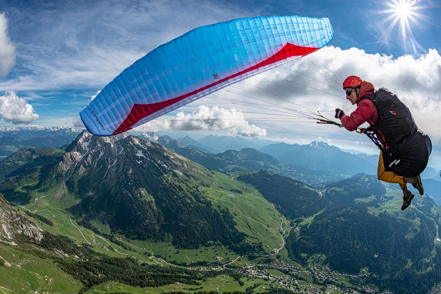Calypso TRAVEL LIGHT, FLY FAR The Calypso is a light easy intermediate ("low B") wing for beginning and leisure pilots who want a confidence-inspiring wing that is easy to travel and fly with, whilst still offering great XC possibilities.