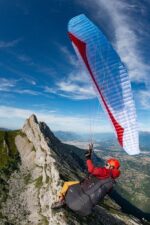 Verso 3 is a lightweight reversible airbag harness with a unique combination of features: a highly effective airbag with seat plate, underseat rescue and double-skin surface with innovative zipper system.